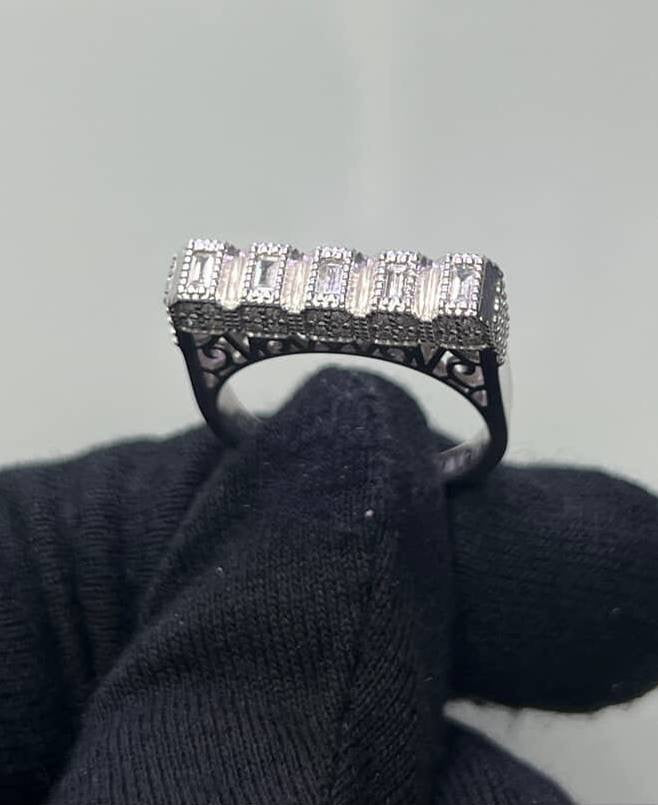 Ring - - 18