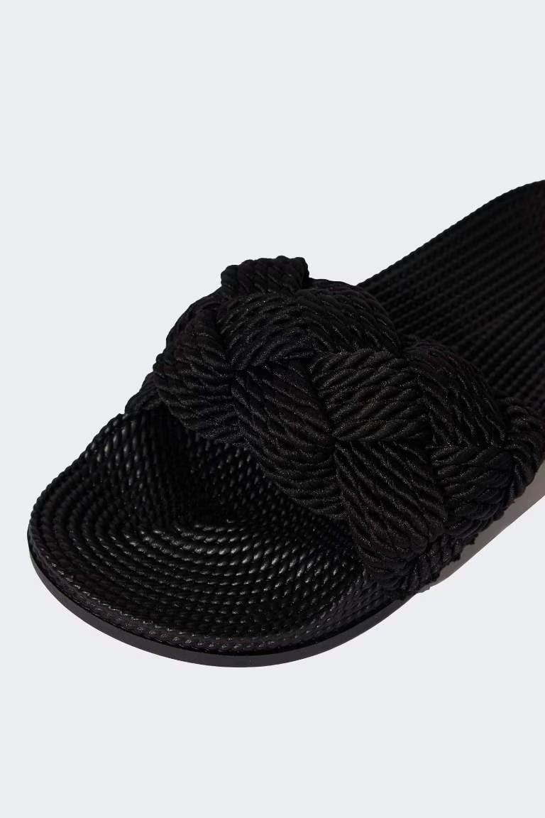 Woman High Sole Single Strap Slippers - -