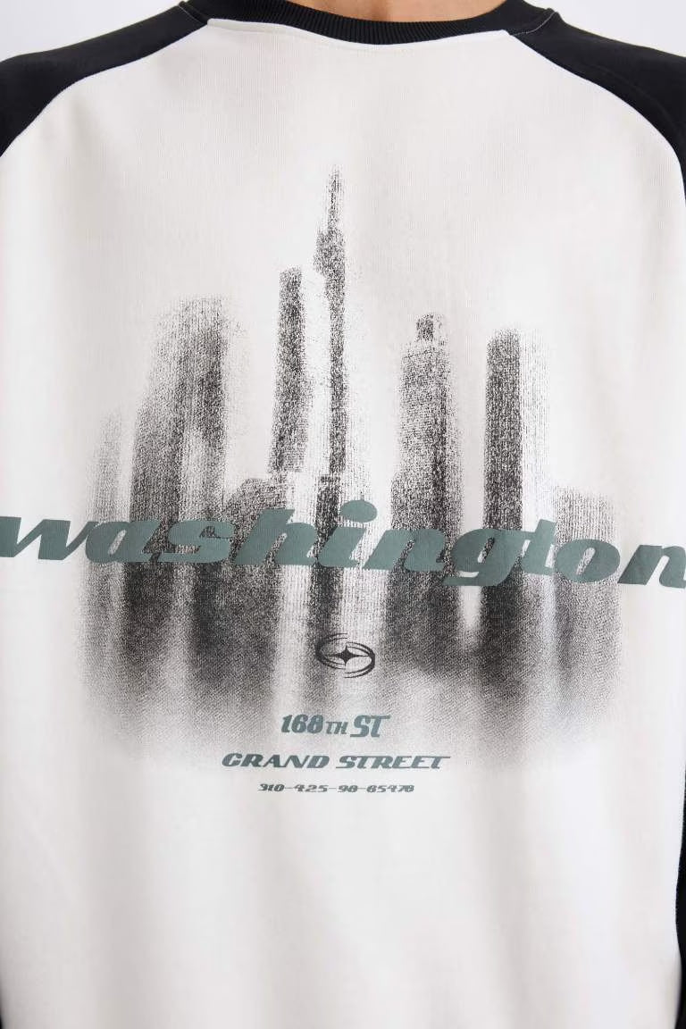 Oversize Fit Printed Long Sleeve Sweatshirt - -
