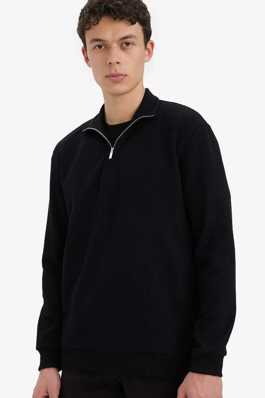 Comfort Fit Long Sleeve Sweatshirt - - Black