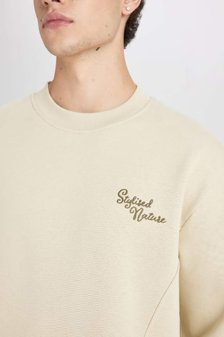 Boxy Fit Crew Neck Back Printed Sweatshirt - -