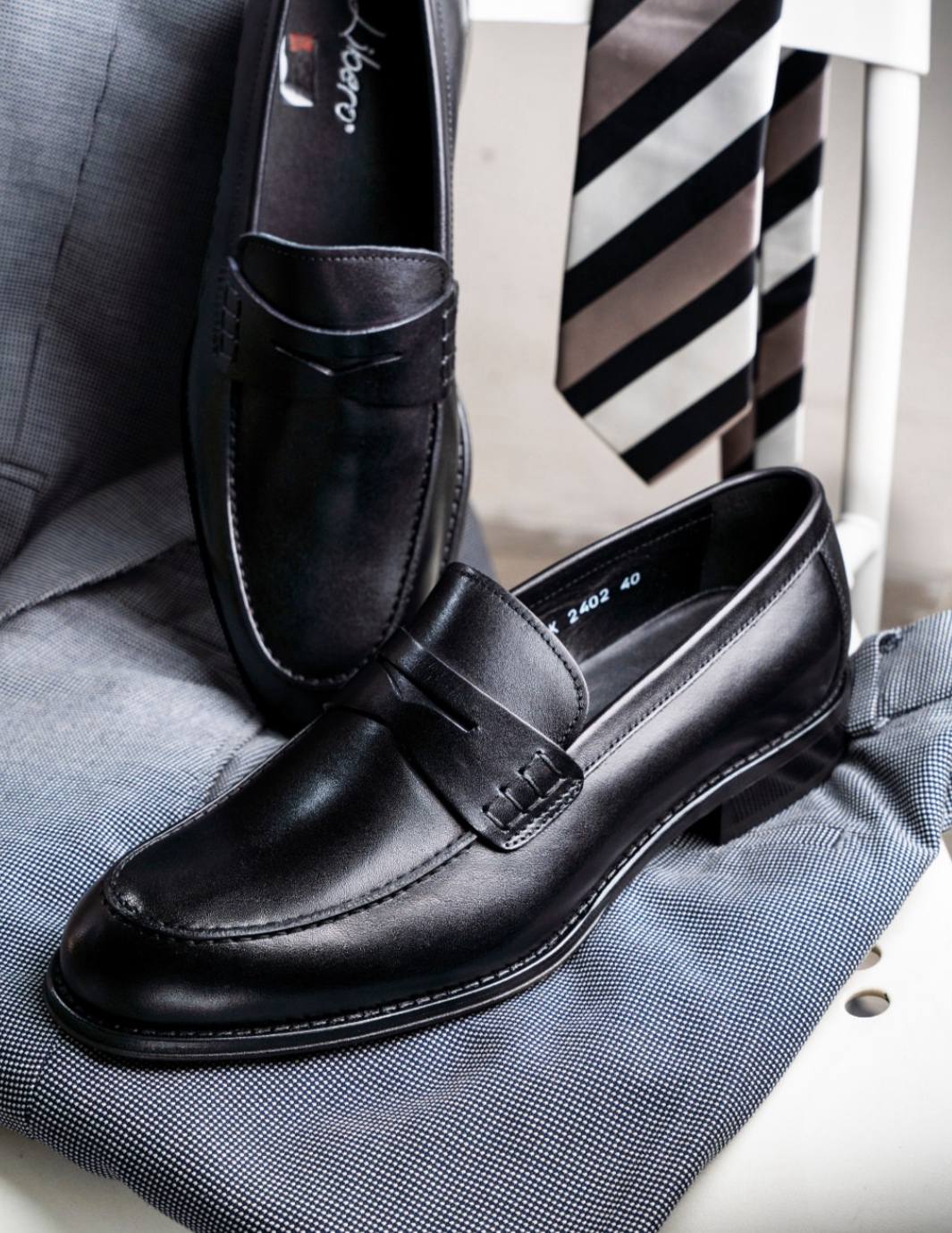 Men footwear - -