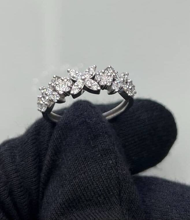 Ring - - 18