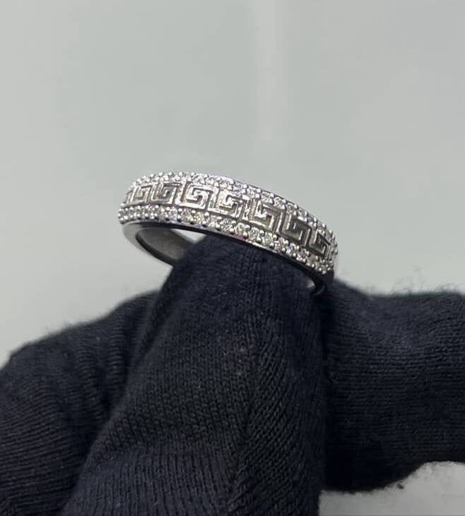 Ring - - 18