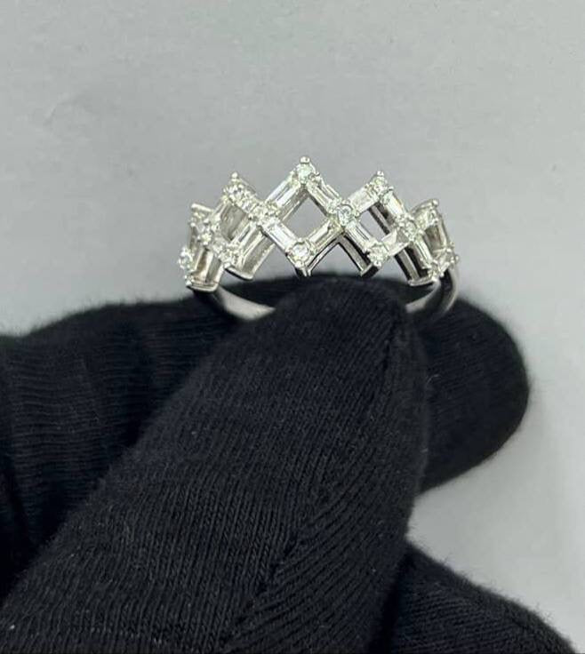 Ring - - 18