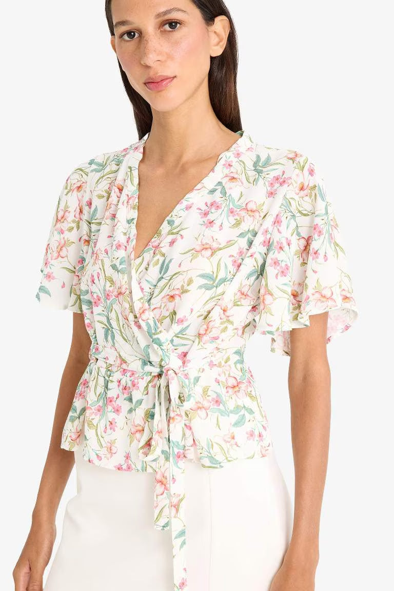 Slim Fit V-Neck Floral Short Sleeve Blouse - - Floral