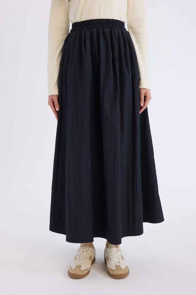 A Cut Flexible Waist Parachute Fabric Maxi Skirt - -