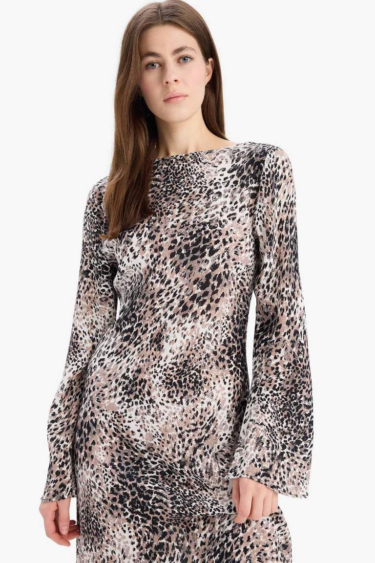 A Cut Ruffle Collar Animal Patterned Midi Dress - - Geometric