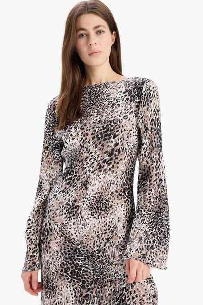 A Cut Ruffle Collar Animal Patterned Midi Dress - - Geometric