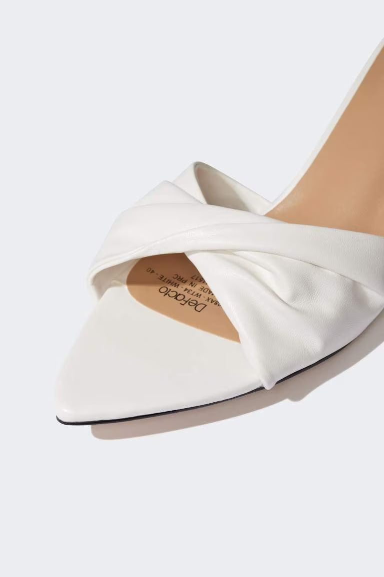 Woman Faux Leather Heeled Slippers - -