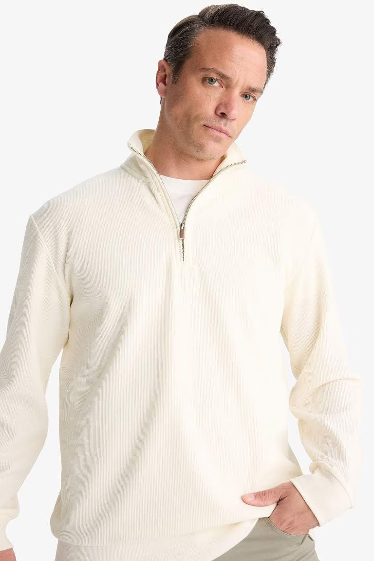Comfort Fit Long Sleeve Sweatshirt - - Ecru