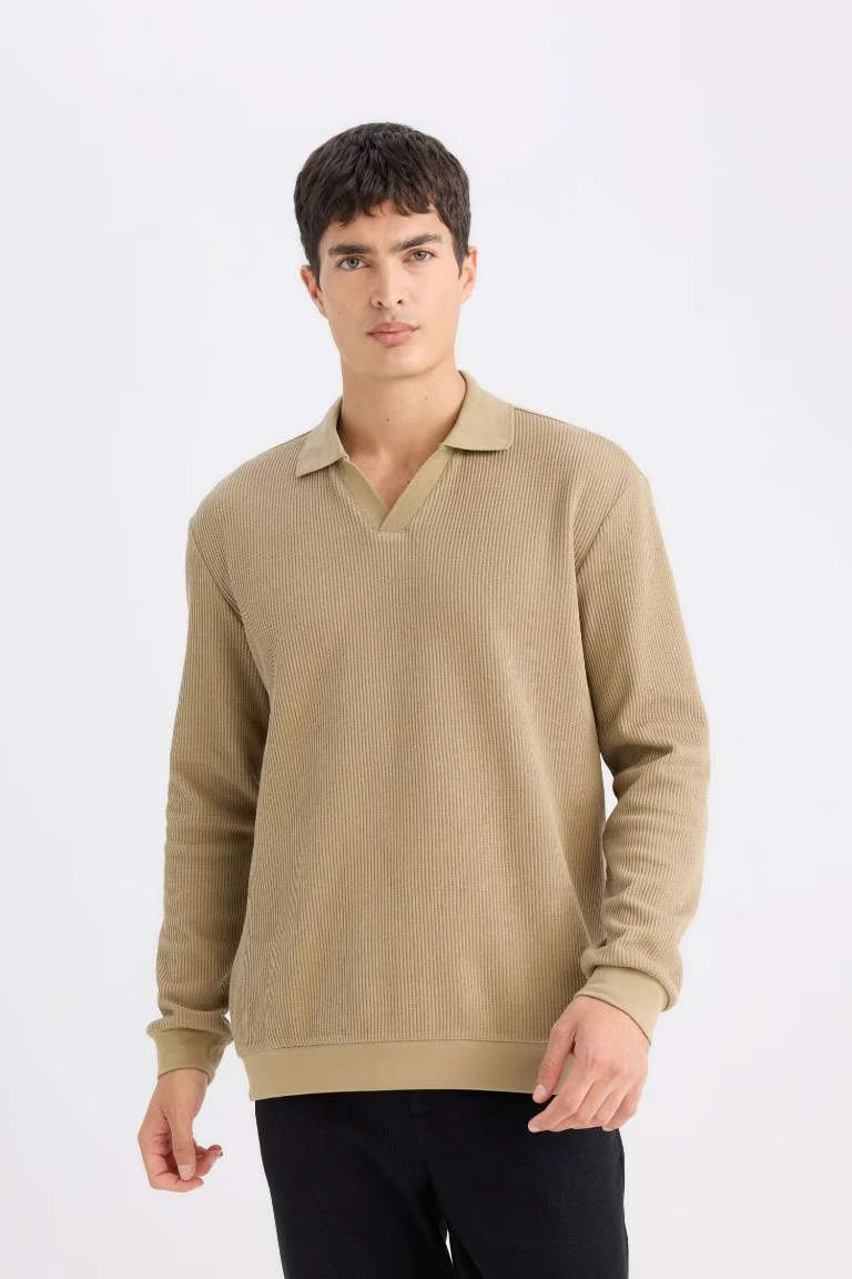 Regular Fit Long Sleeve Sweatshirt - -