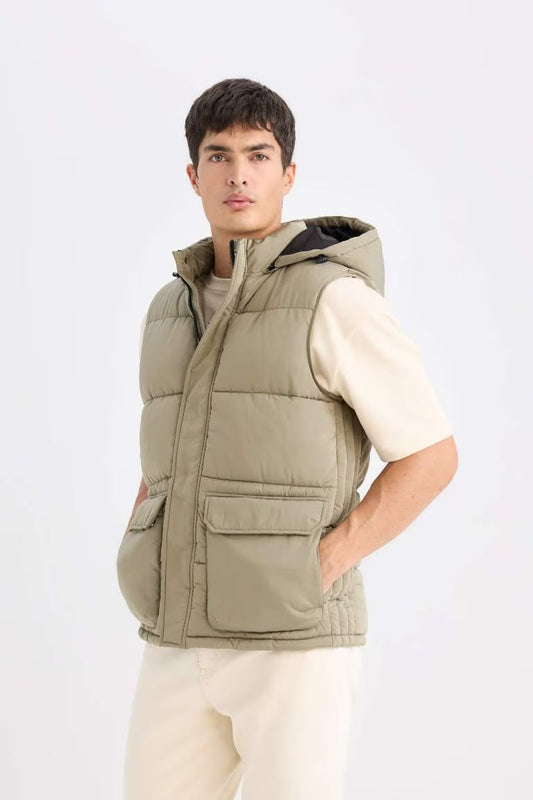 Regular Fit Hooded Zippered Pocket Puffer Vest - -