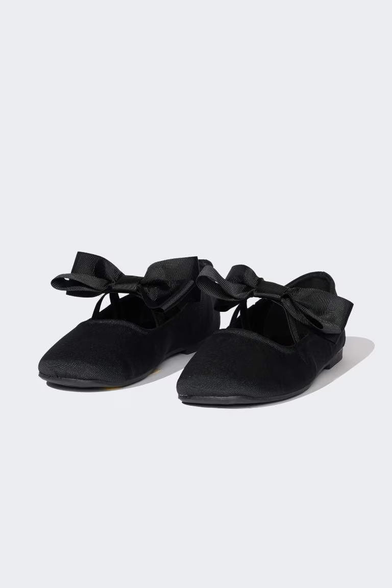 Girl Flat Sole Sandals - - Black
