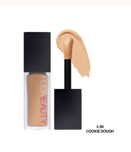 HUDA BEAUTY Creamy Concealer - -