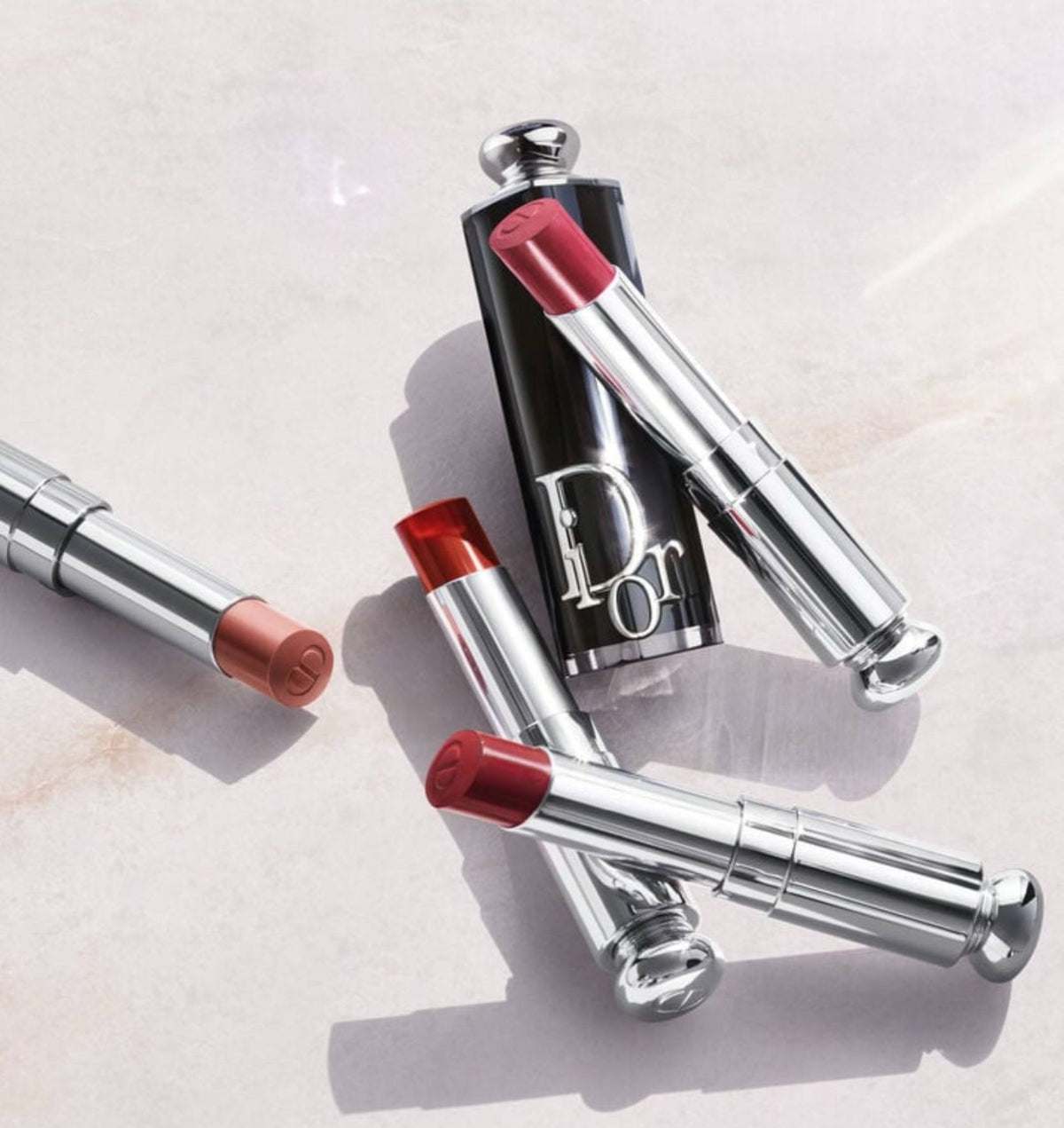 DIOR Addict Hydrating Shine Lipstick - -