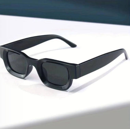 SUNGLASSES - - Black