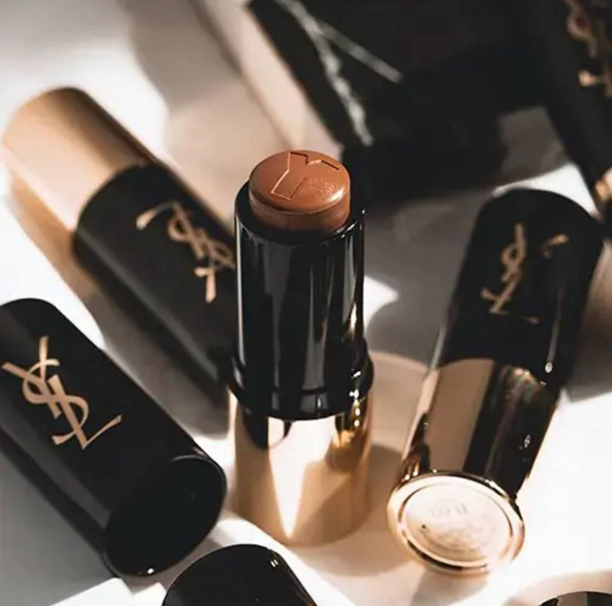 YVES SAINT LAURENT All Hours Foundation Stick – 24H Long-Wear - -