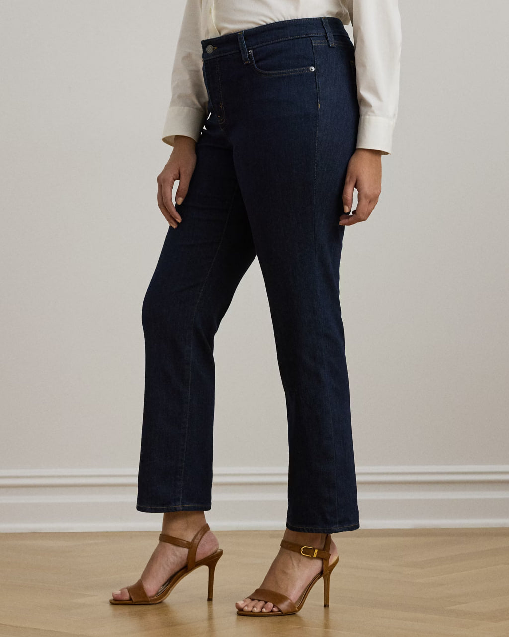 Mid-Rise Straight Jean - -