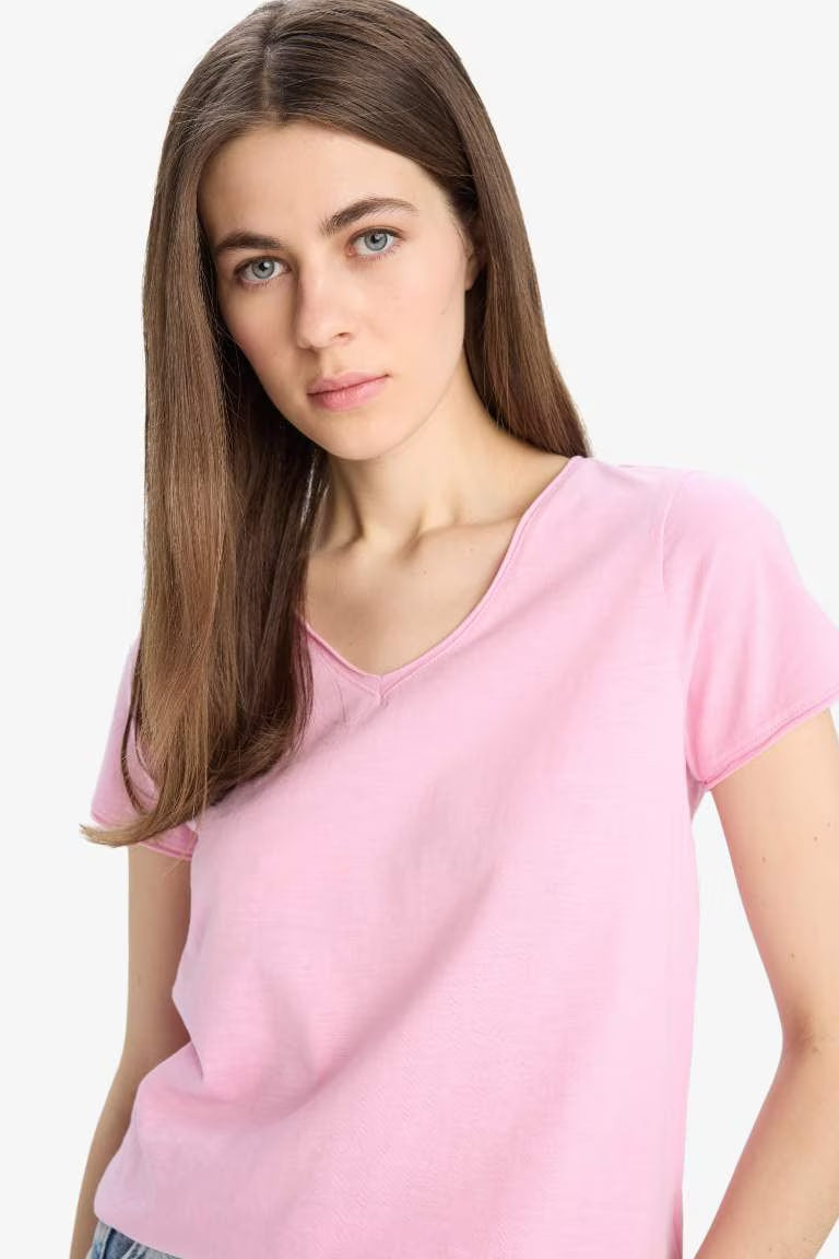 Regular Fit V Neck Basic T-Shirt - - Pink