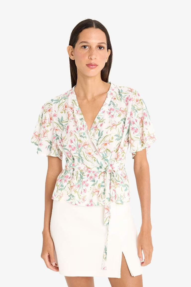 Slim Fit V-Neck Floral Short Sleeve Blouse - -