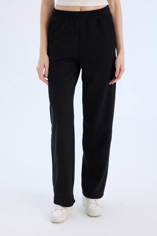 Straight Fit Pocketed Flexible Waist Sweatpants - - Black
