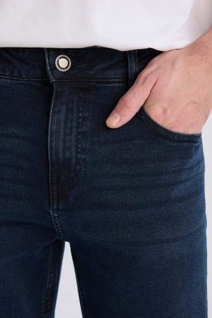 Sergio Regular Fit Normal Waist Pipe Leg Jeans - -