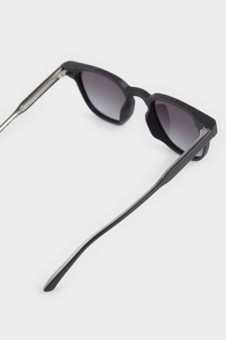 Man Round Sunglasses - -