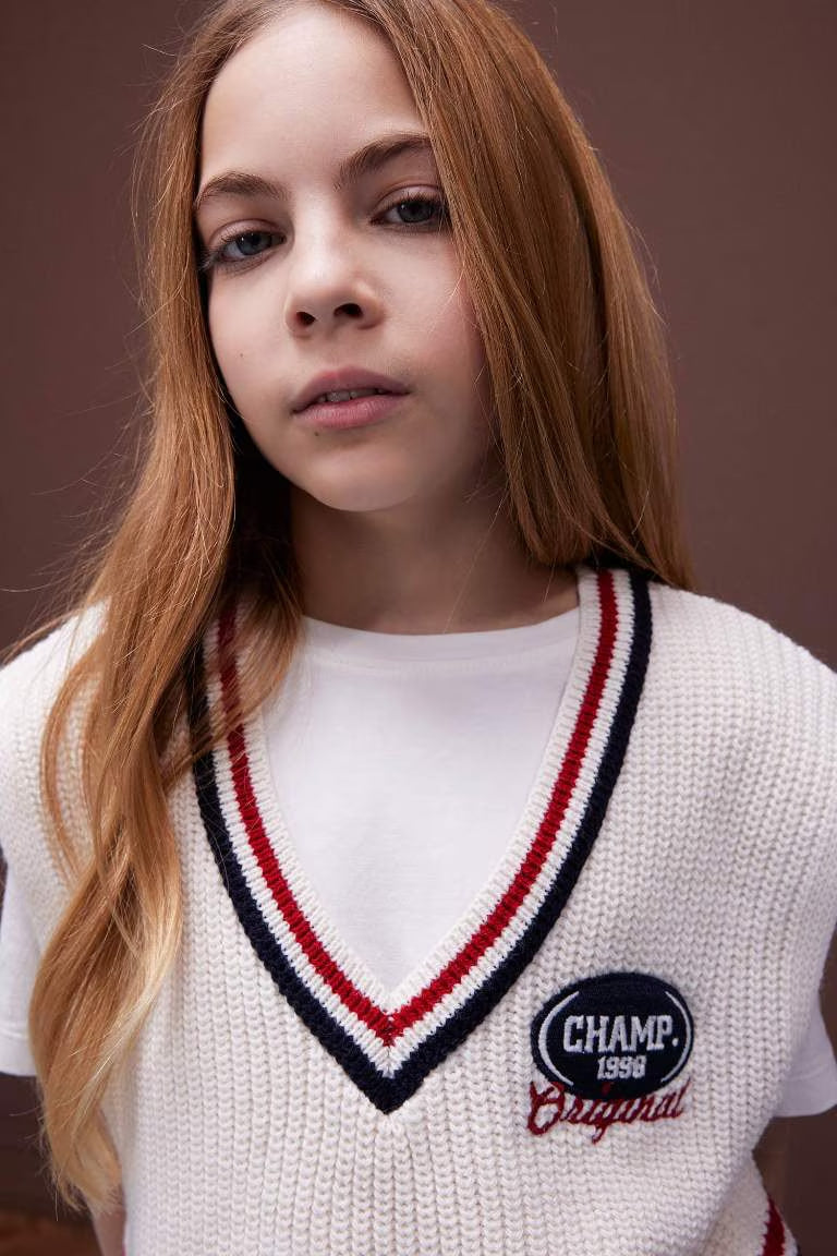 Girl Sweater Vest - -