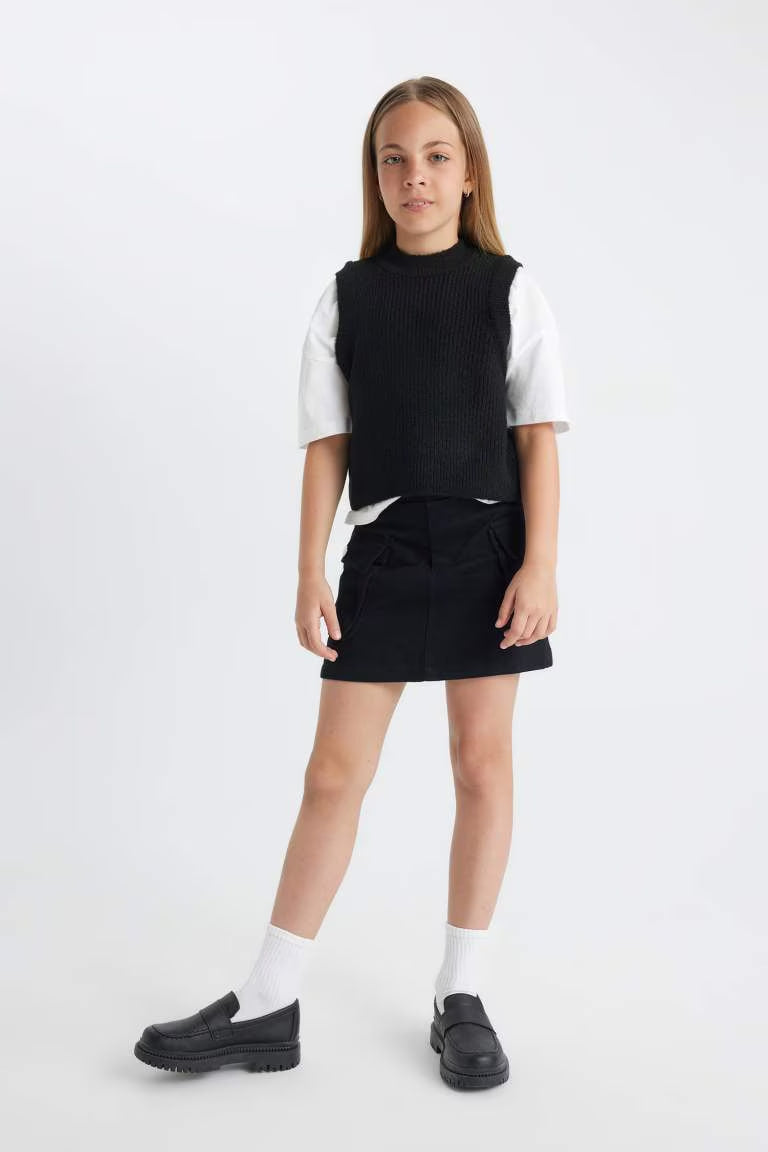 Girl Regular Fit Crew Neck Sweater Vest - -