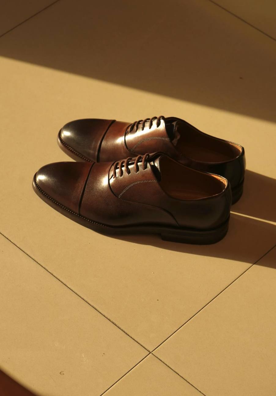 Leather footwear - -
