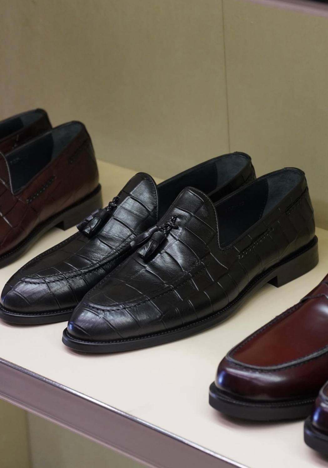 Leather footwear - - Black