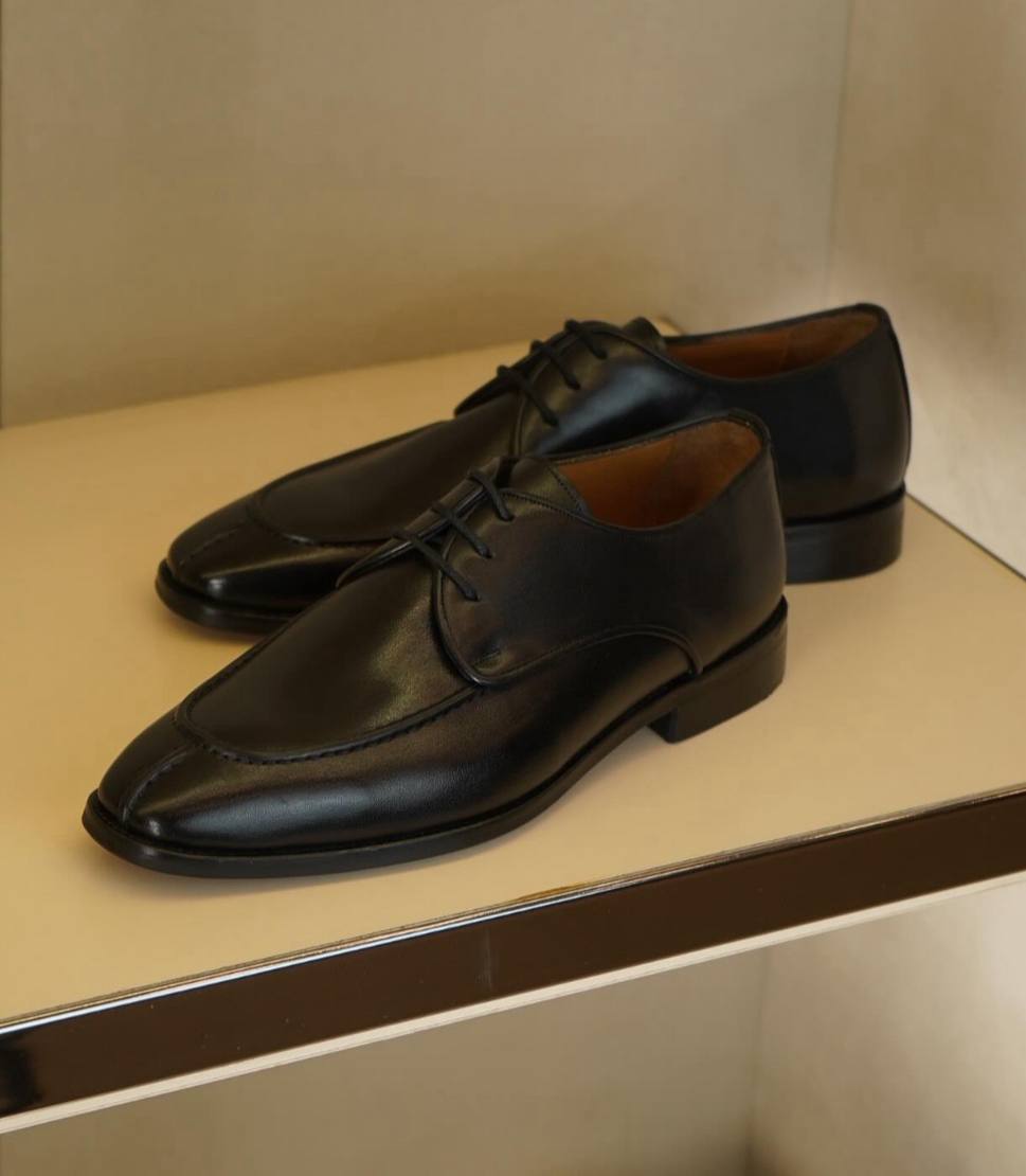 Leather footwear - -