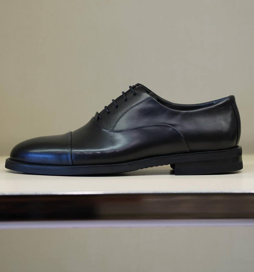 Leather footwear - -