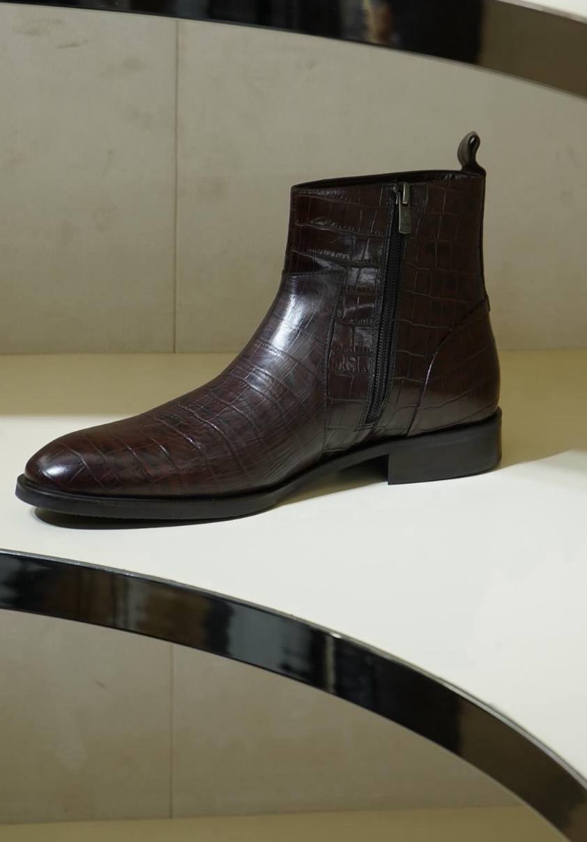 Leather footwear - -