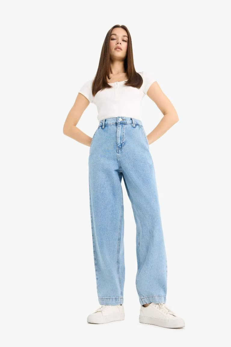 Carrot Fit Elastic Waist Ankle Length Washed Jeans - -
