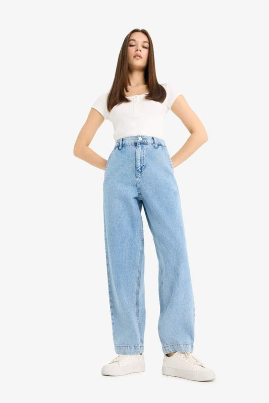 Carrot Fit Elastic Waist Ankle Length Washed Jeans - -