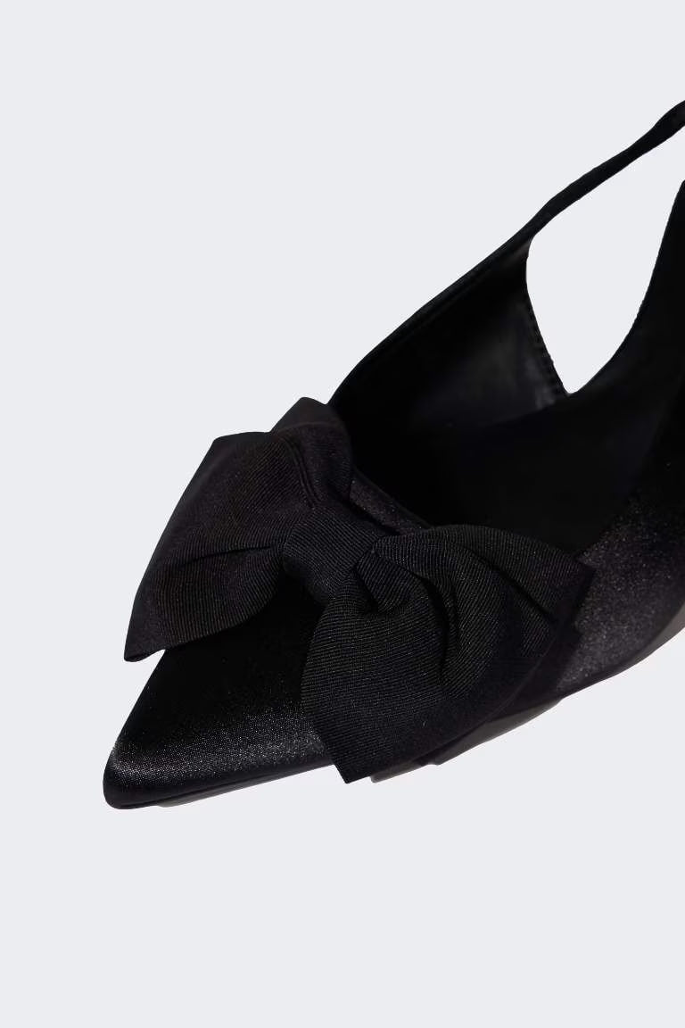 Woman Heeled Sandals - - Black