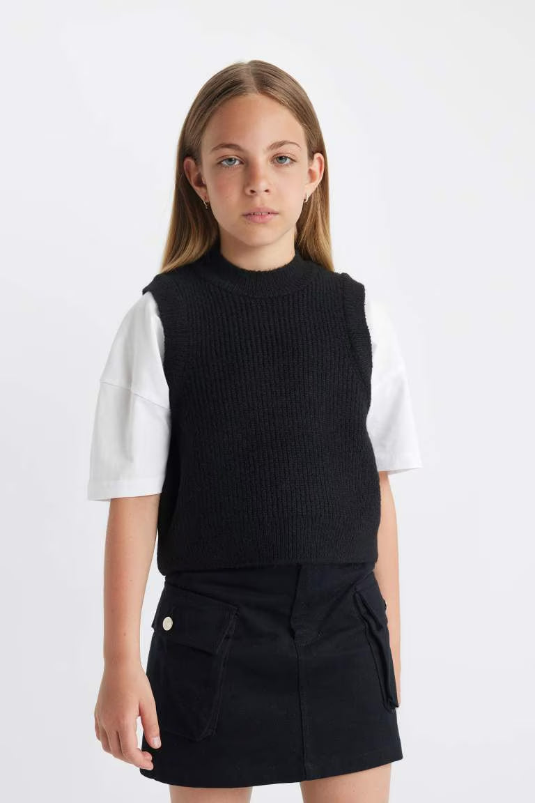 Girl Regular Fit Crew Neck Sweater Vest - -