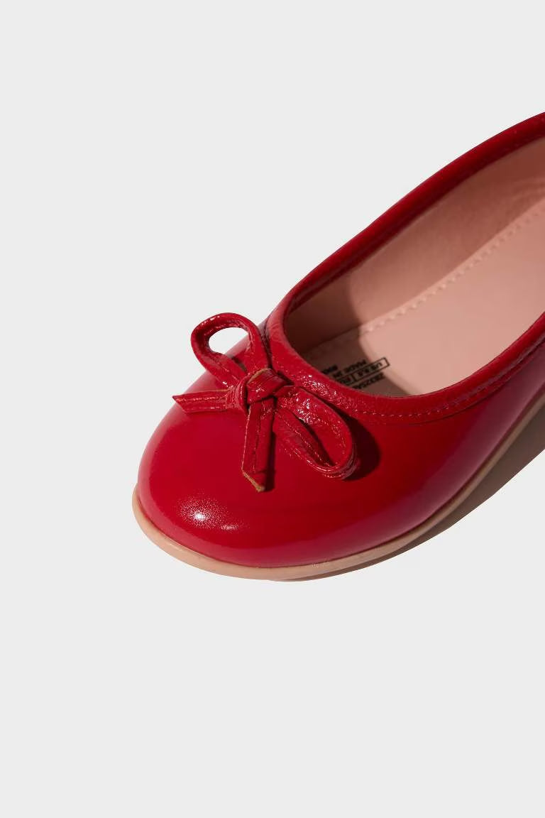 Girl Red Faux Leather Ballerina Flat Shoes - -
