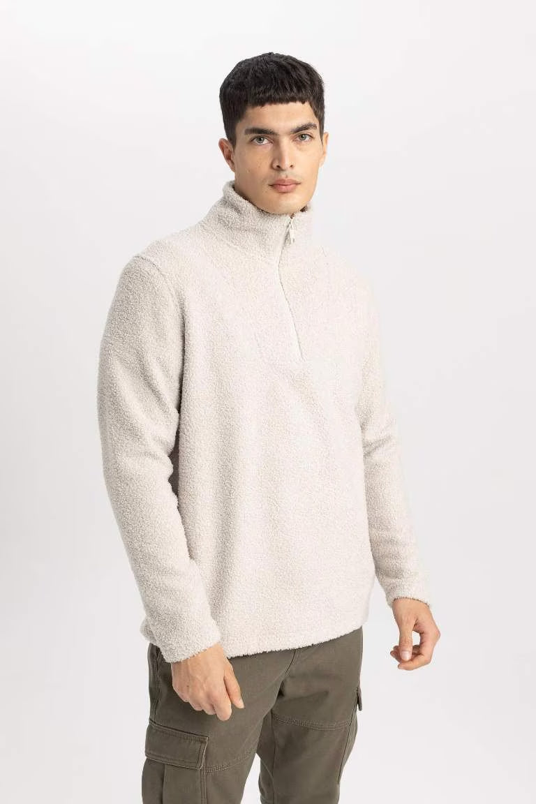Regular Fit Long Sleeve Sweatshirt - -