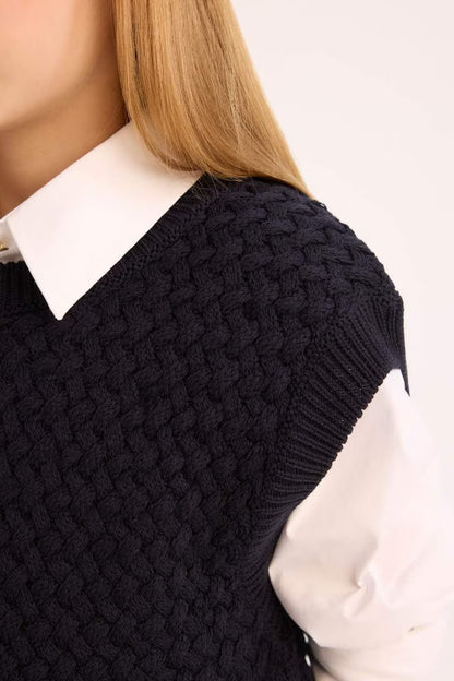 Girl Sweater Vest - -