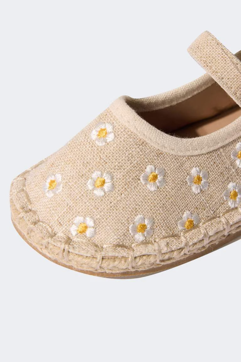 Girl Flat Sole Espadrille Shoes - -